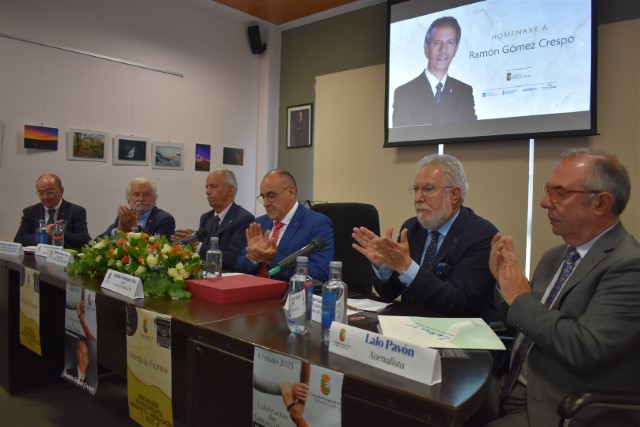 Santalices eloxia a labor social de Ramón Gómez crespo a fronte de Proxecto Home
